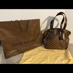 Original Louis Vuitton Purse (don’t buy trade)